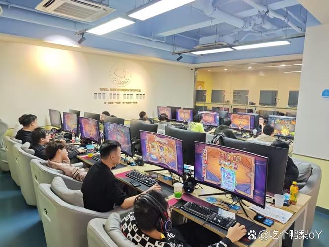 还有人是刚来杭州找工作."29岁的杭州网鱼电竞区域经理江旗旗说